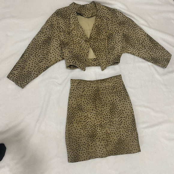Vintage Rafael 2-Piece Size 7/8 100% Leather 
Skirt Suit • 80s/90s - Picture 2 of 9
